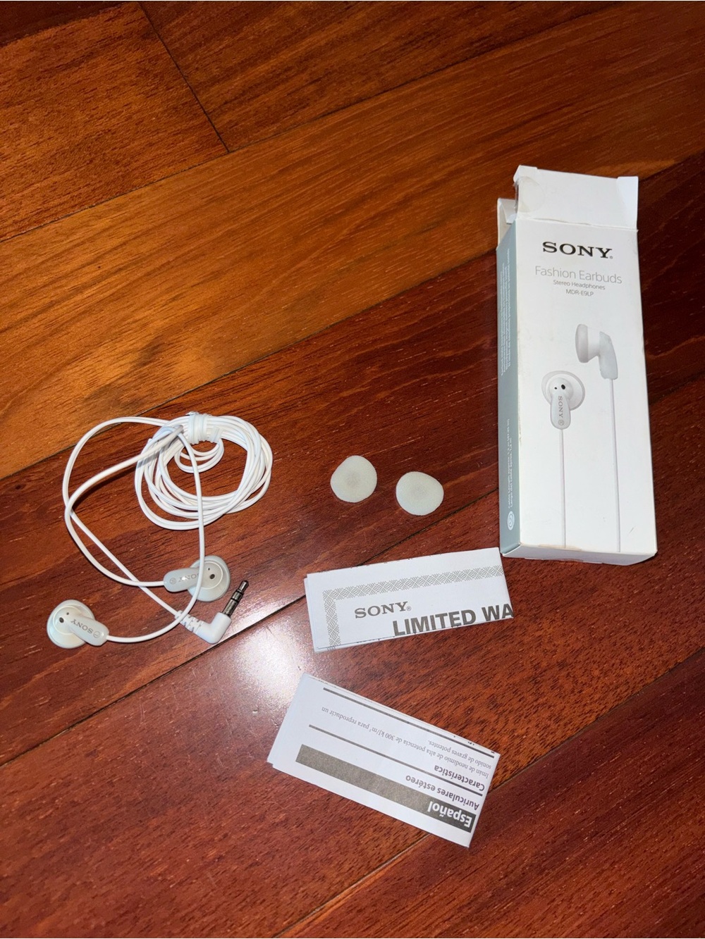 Sony White In-Ear Fashion Earbuds with Box and Extras